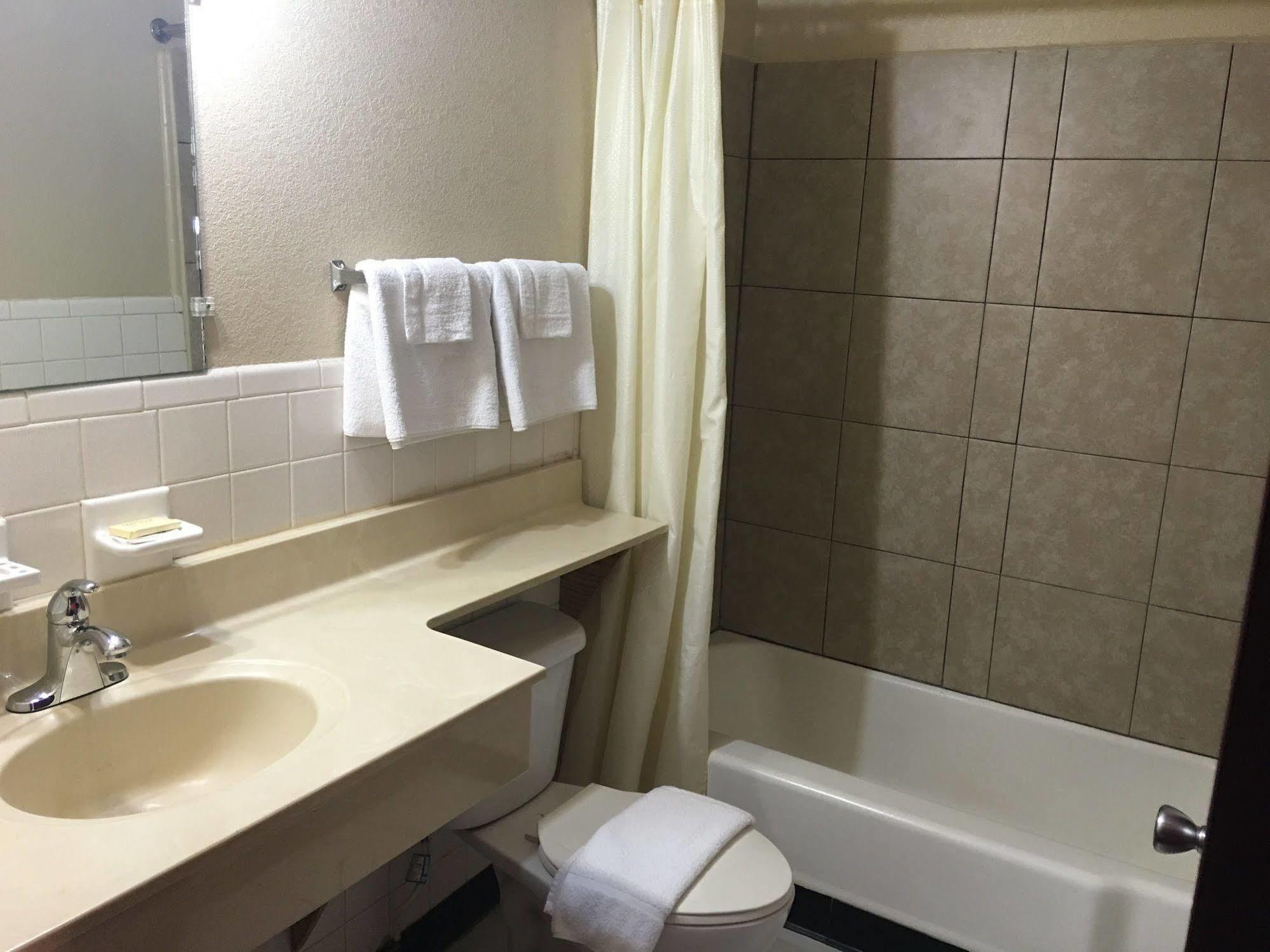 Best Value Inn Motel Sandusky マリアーナ エクステリア 写真