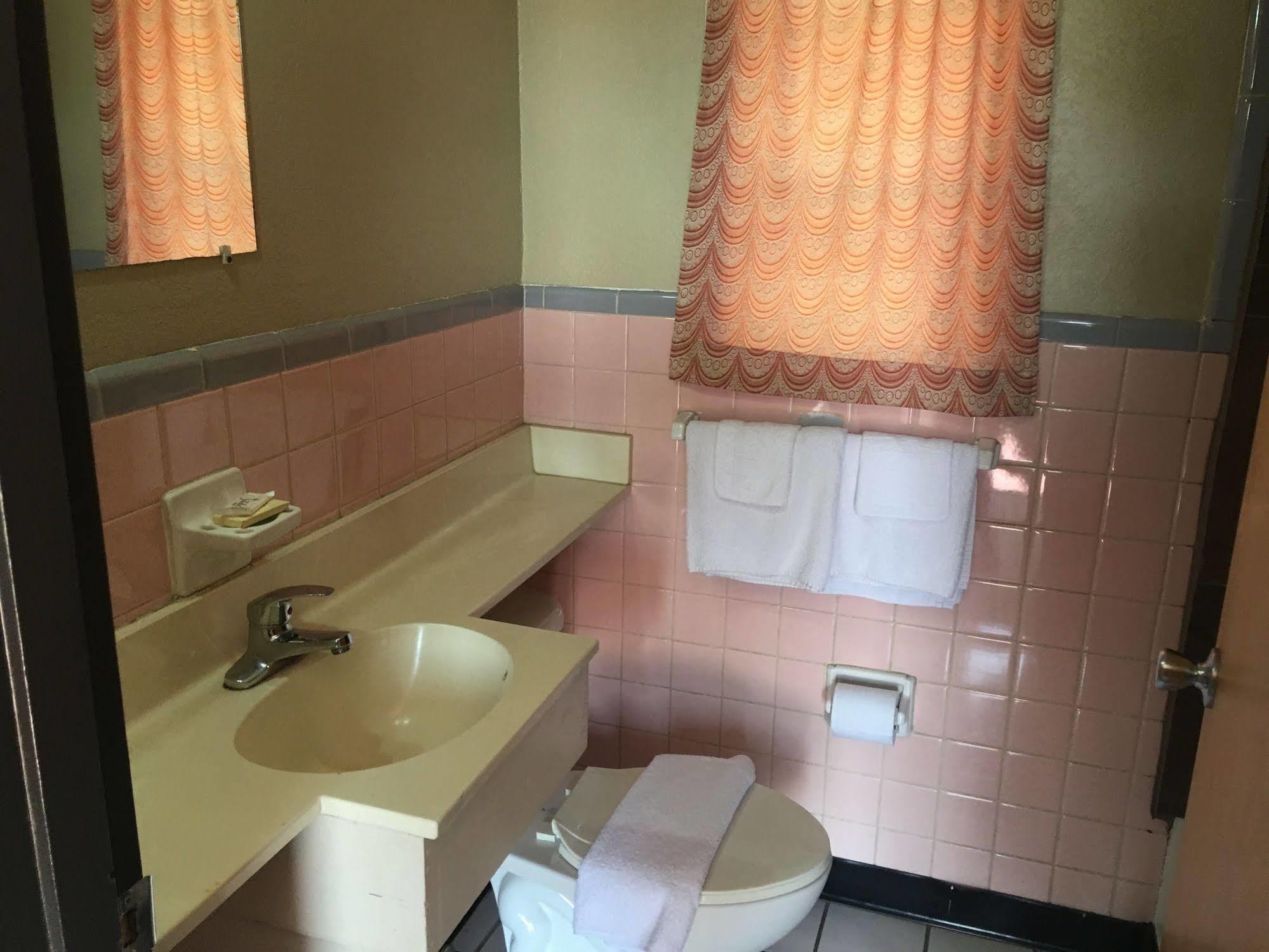 Best Value Inn Motel Sandusky マリアーナ エクステリア 写真